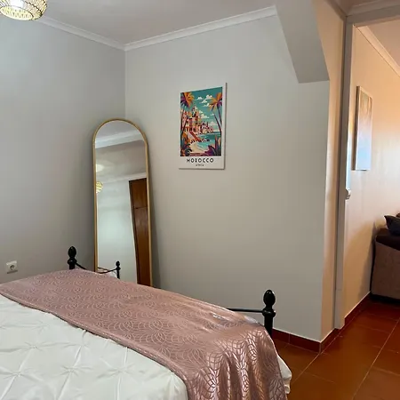 Airport Oasis Santa Cruz